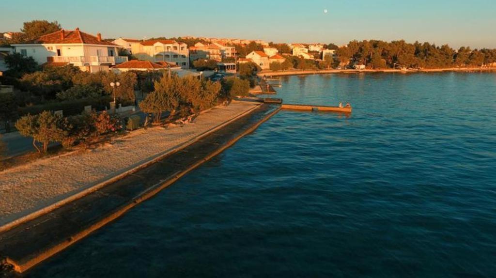 Peaceful 30 Meters From Sea! Lägenhet Zadar